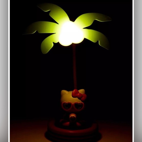 Hello Kitty Pool Party Palm Lamp - Picture 2 of 8